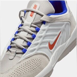 New Nike SB Vertebrae - Summit White/Clay. Men’s size 13. Box slightly damaged.